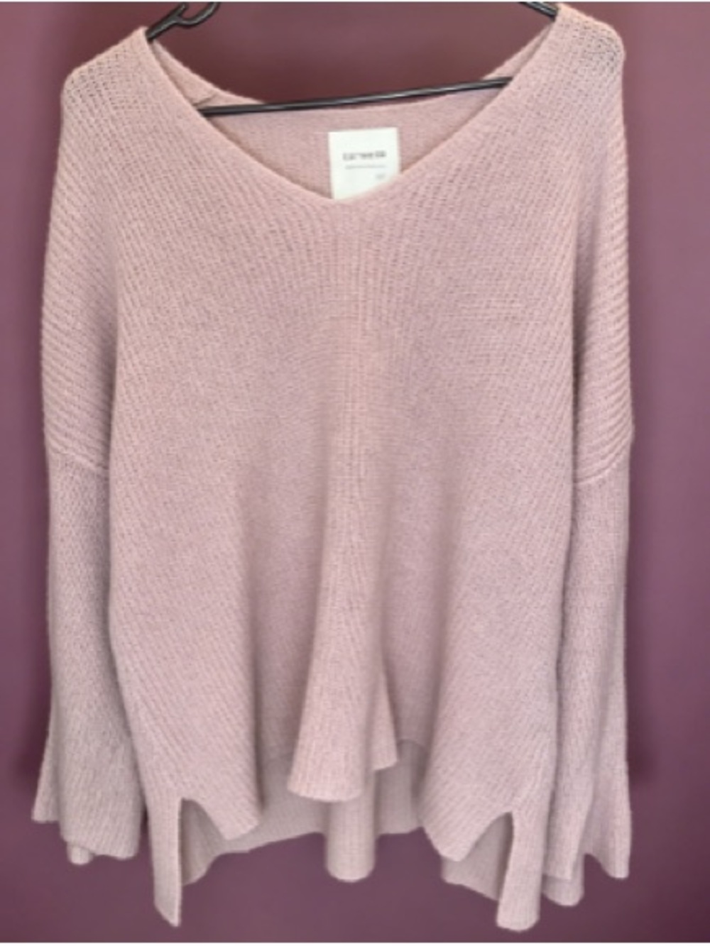 Cozy V-Neck Women's Sweater in Dusty Pink